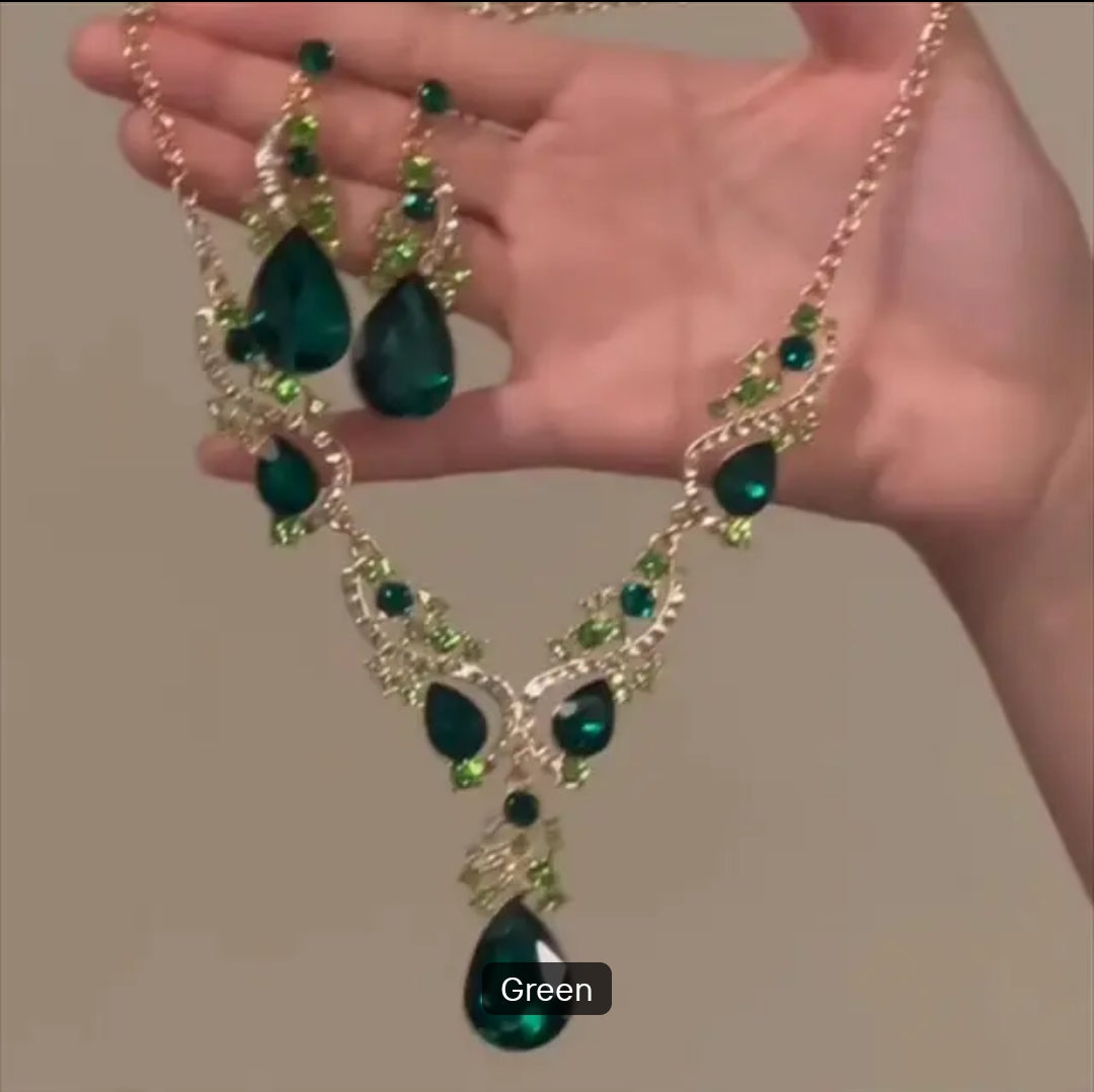 💎 Elegant Earrings & Necklace Set 💥 97 AED  (Green)